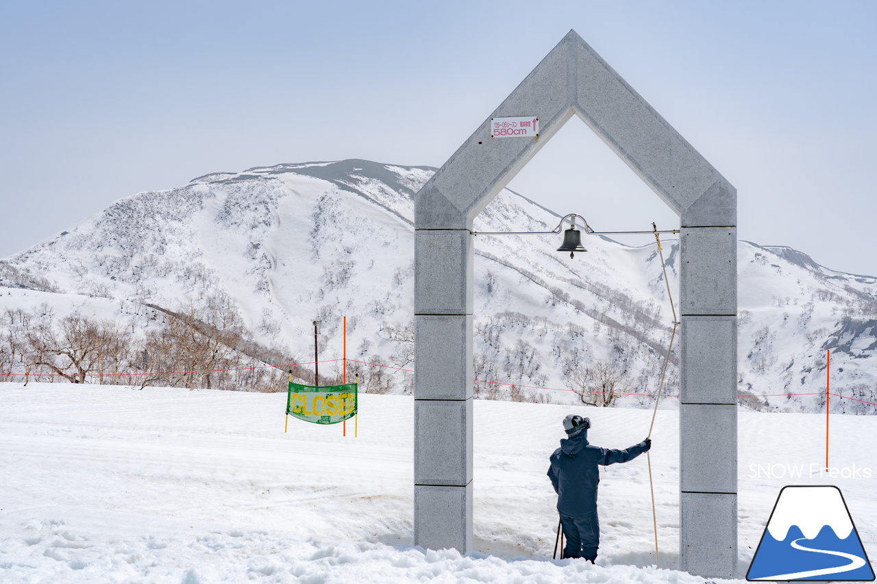 キロロリゾート｜初夏の陽気に耐えて、何とかGWまで持ってくれたキロロの雪…。さぁ、キロロゴンドラに乗って、山頂から山麓まで続く全長4,000ｍ超のロングランを楽しみましょう！